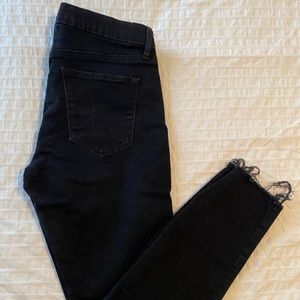 Gap True Skinny - Distressed